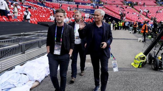 星空体育app下载-费内巴切官宣穆里尼奥 评完欧冠决赛他直飞土耳其