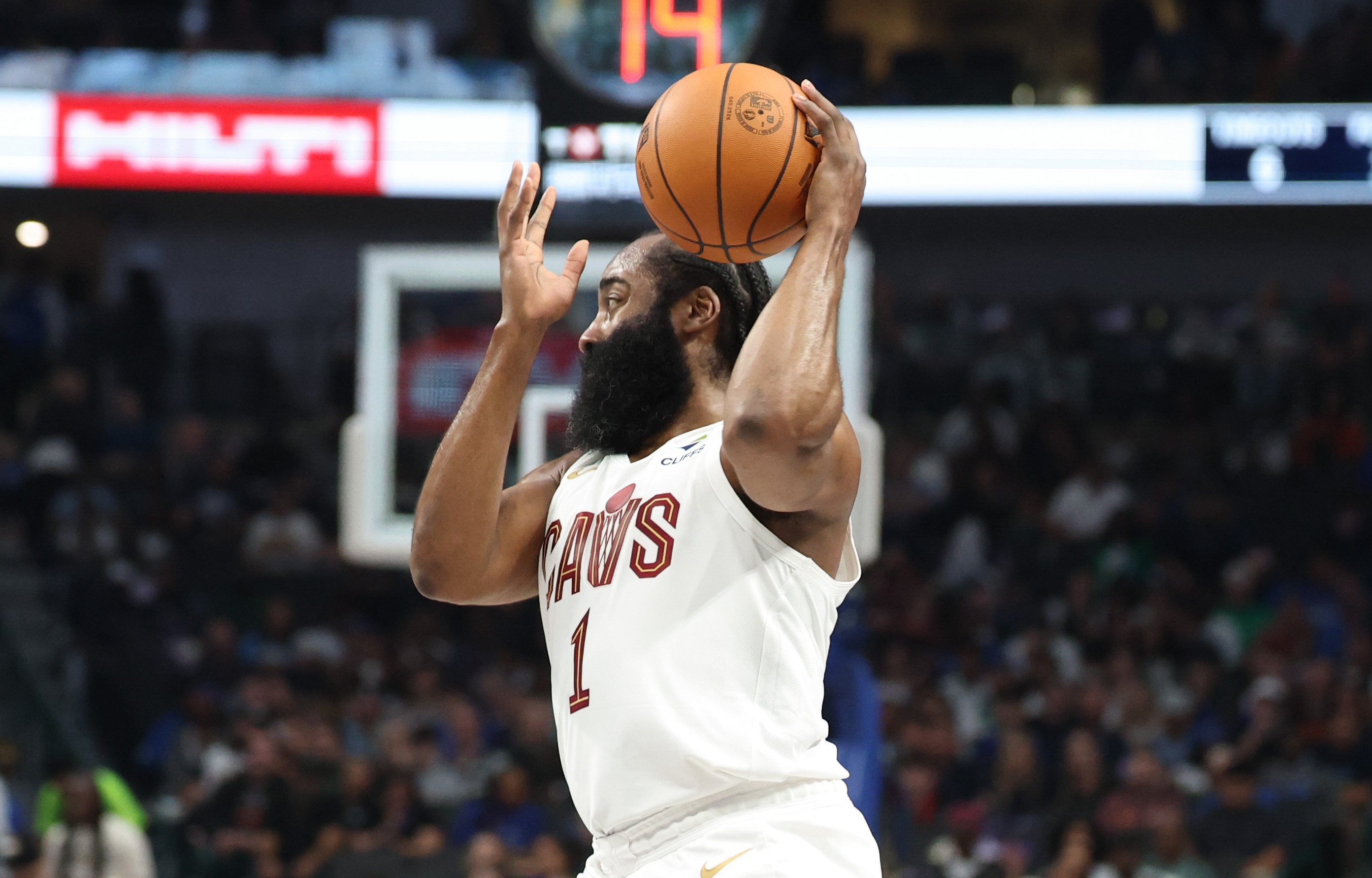 星空体育app下载-拖布谈哈登：他能看到场上的一切 基本就是把分直接送到你手里